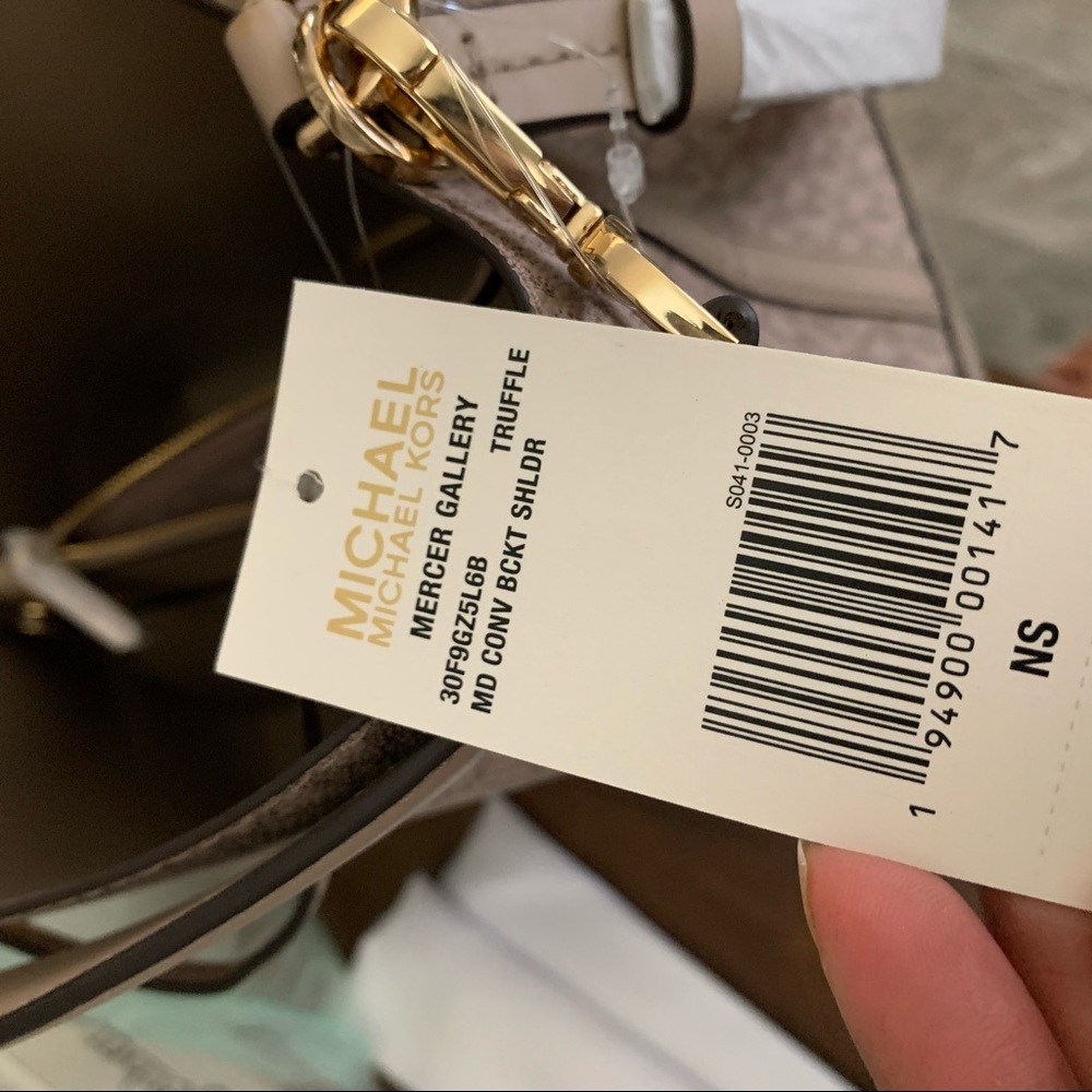 Beautiful Mk bucket shoulder bag - Picture 7 of 12